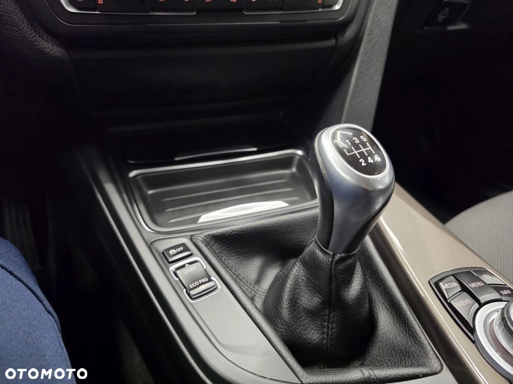 BMW Seria 3 318d Modern Line - 37