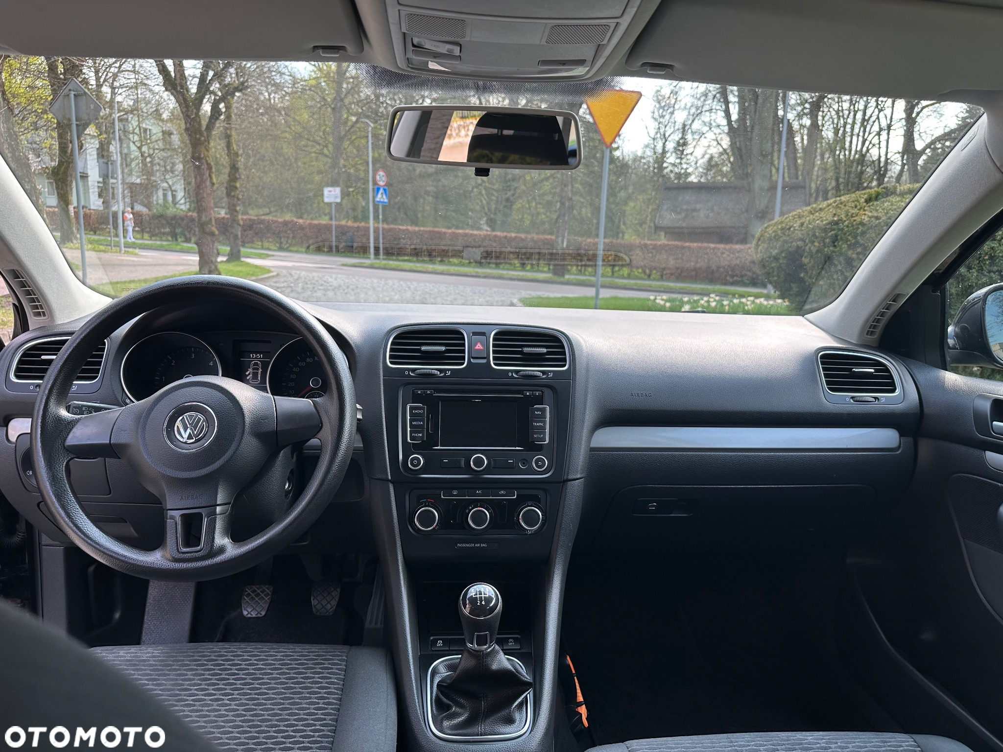 Volkswagen Golf - 12
