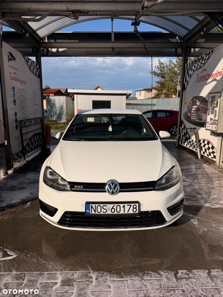 Volkswagen Golf - 1