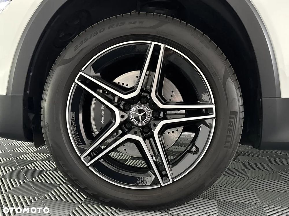 Mercedes-Benz GLB 200 AMG Line 7G-DCT - 9