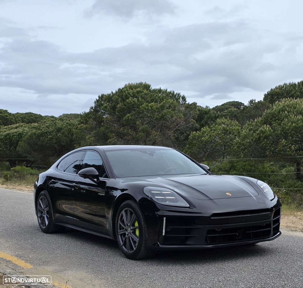 Porsche Panamera 4 E-Hybrid - 4