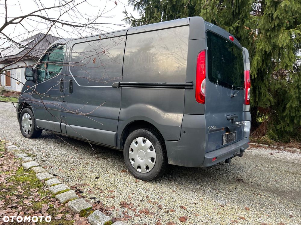 Opel Vivaro - 9