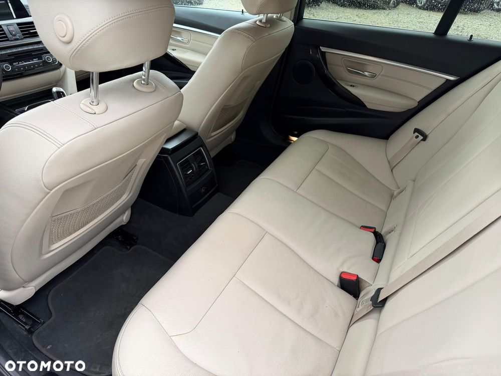 BMW Seria 3 318d Luxury Line - 17