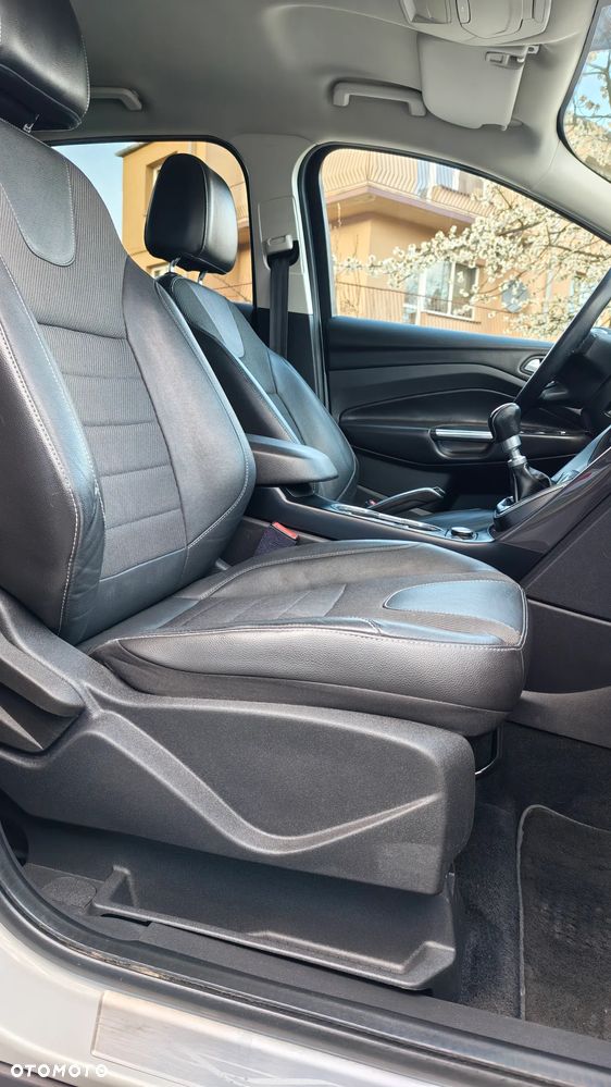 Ford Kuga 1.6 EcoBoost 2x4 Individual - 29