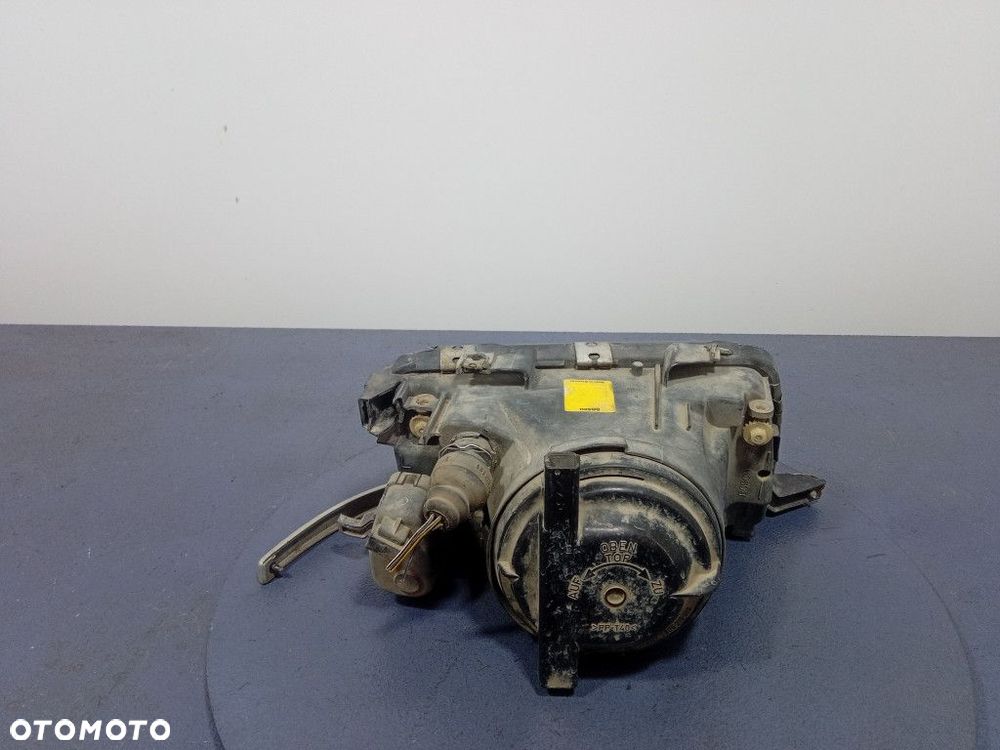 AUDI 80 B4 1.9 D REFLEKTOR LEWY PRZÓD LAMPA PRZEDNIA - 2