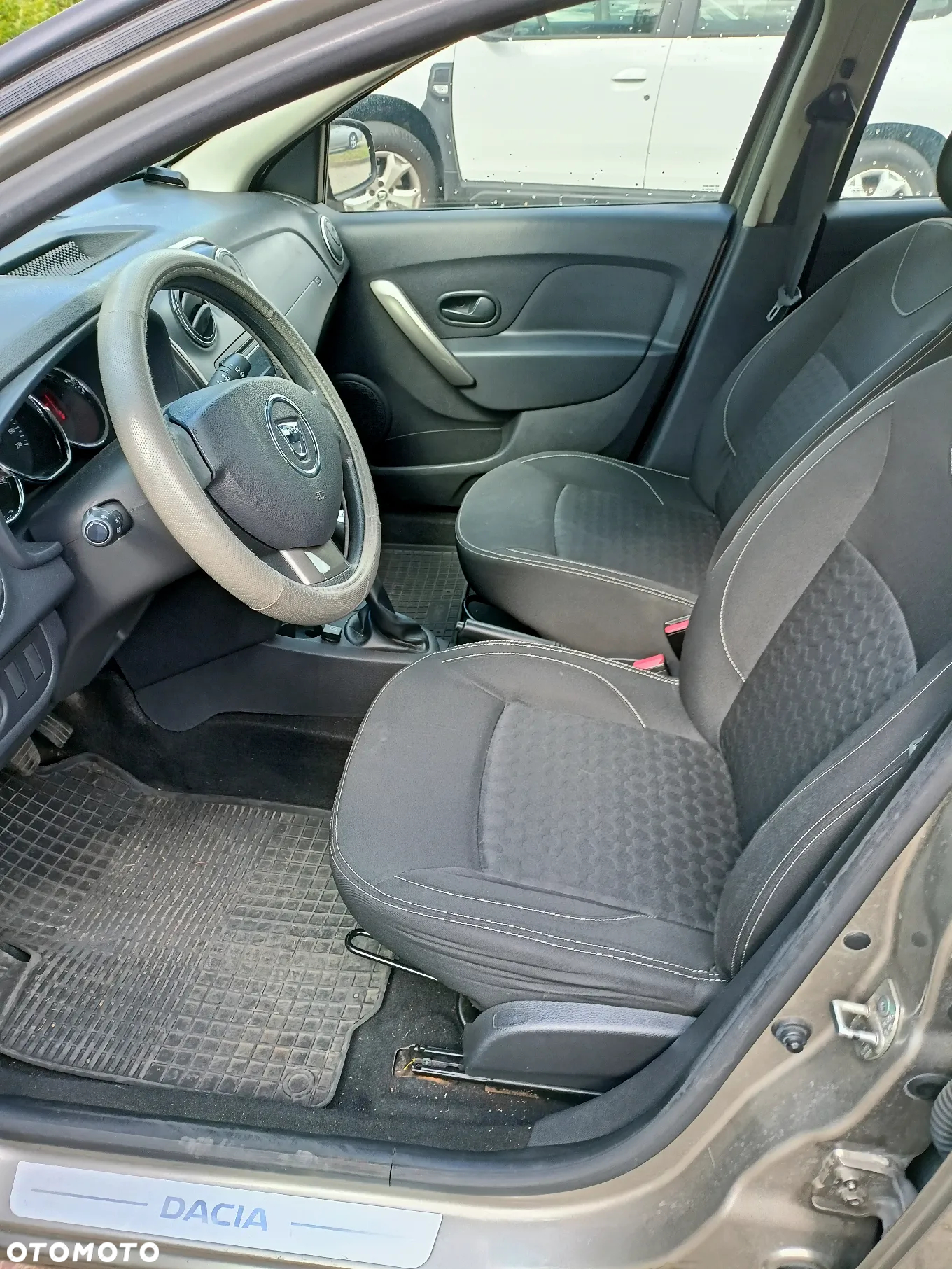 Dacia Sandero 1.2 16V Laureate - 12