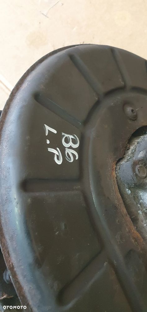 Zwrotnica piasta lewy przód przednia lewa VW Passat B6 2.0 TDI - 9