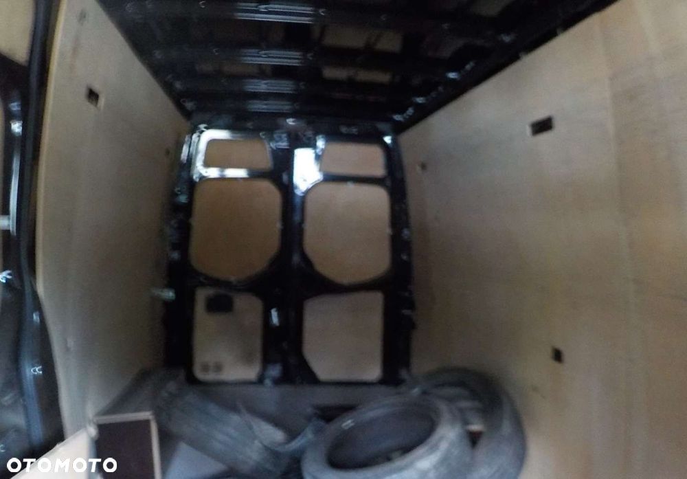 Mercedes-Benz Sprinter - 9
