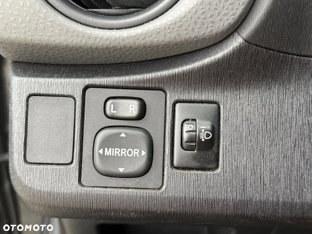 Toyota Yaris 1.33 VVT-i Cool - 29