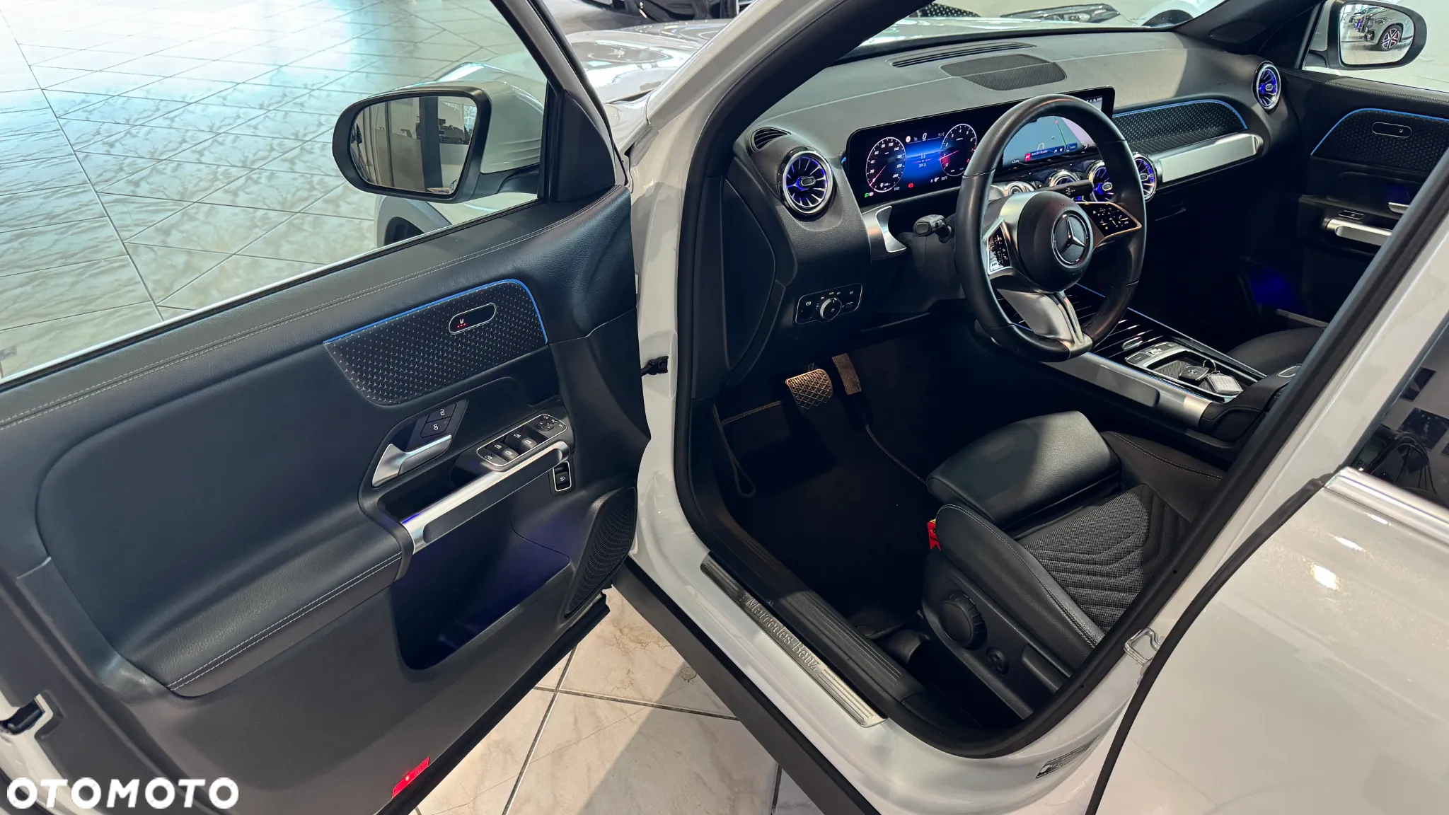 Mercedes-Benz GLB 200 Progressive 7G-DCT - 12