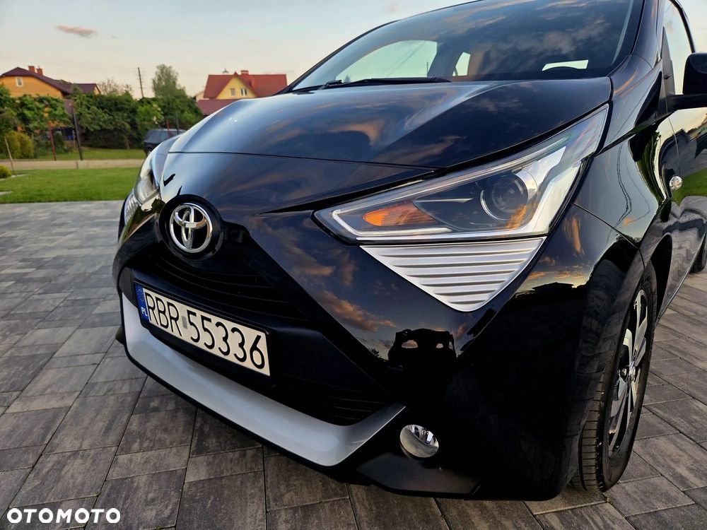 Toyota Aygo x.shift x-play connect - 28