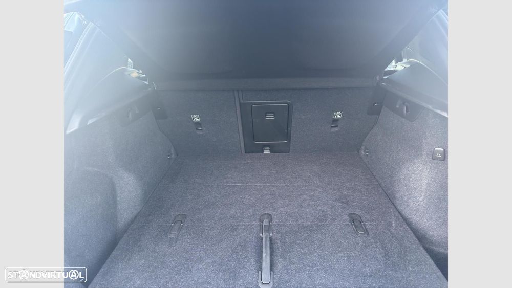 Volvo XC 40 2.0 B3 Plus Dark - 17