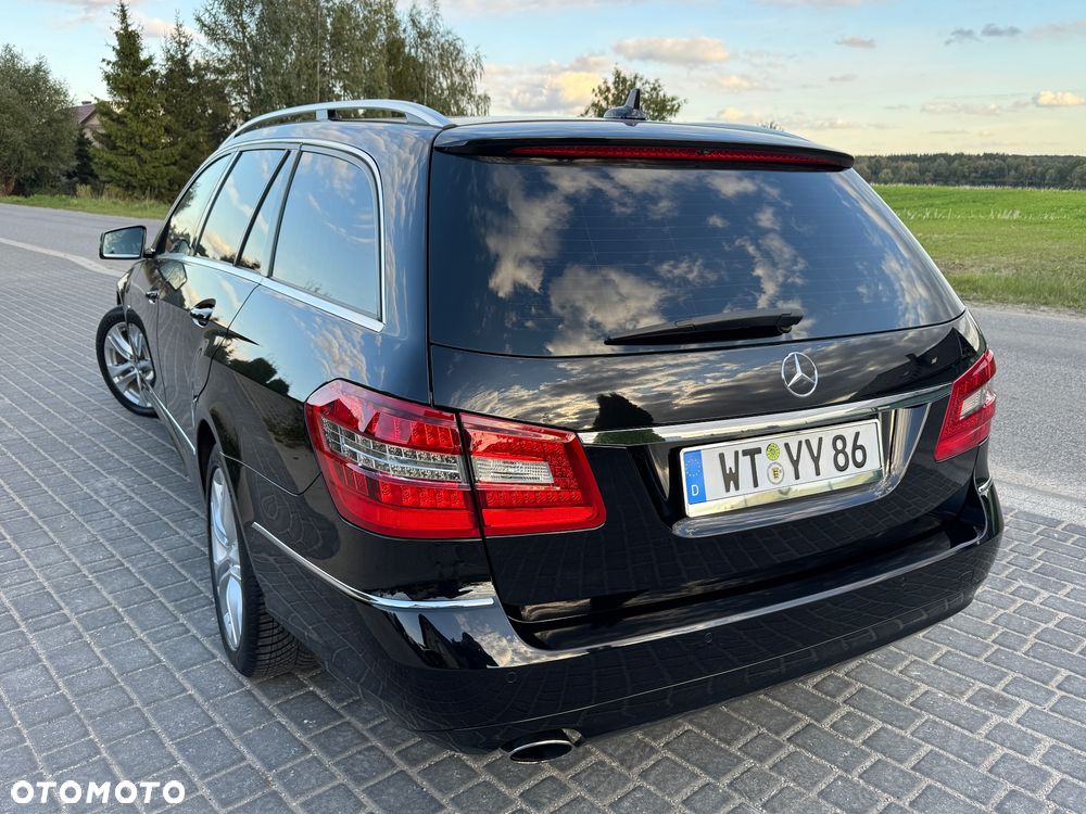 Mercedes-Benz Klasa E 200 CGI BlueEffICIENCY Avantgarde - 4