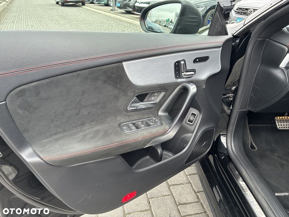 Mercedes-Benz CLA - 11