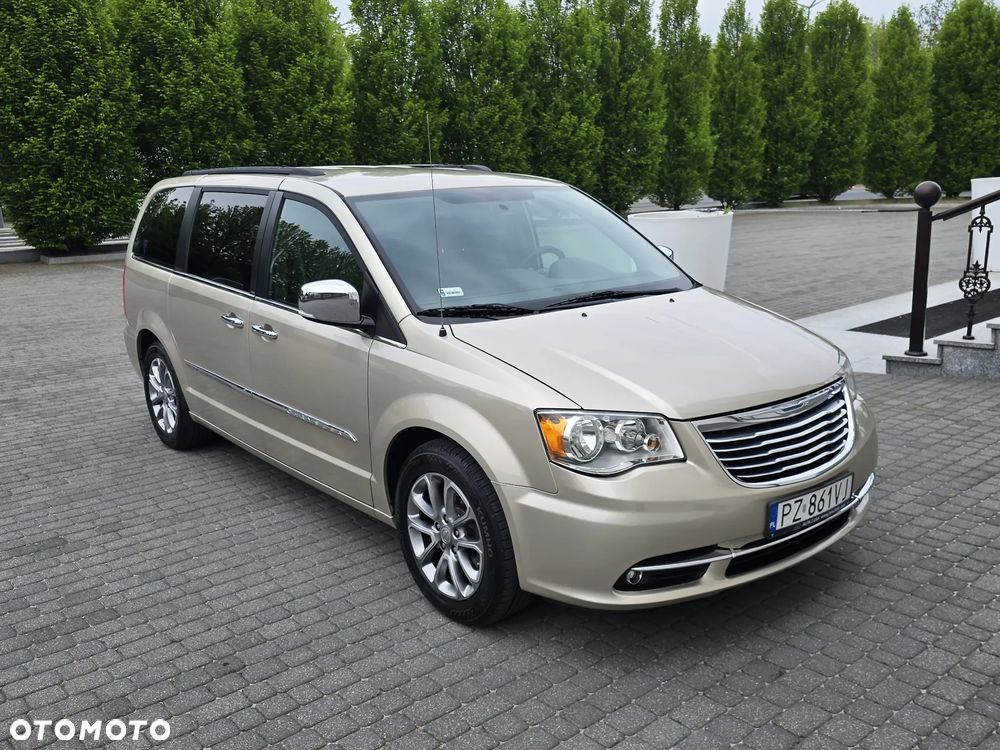 Chrysler Town & Country 3.6 Limited - 6