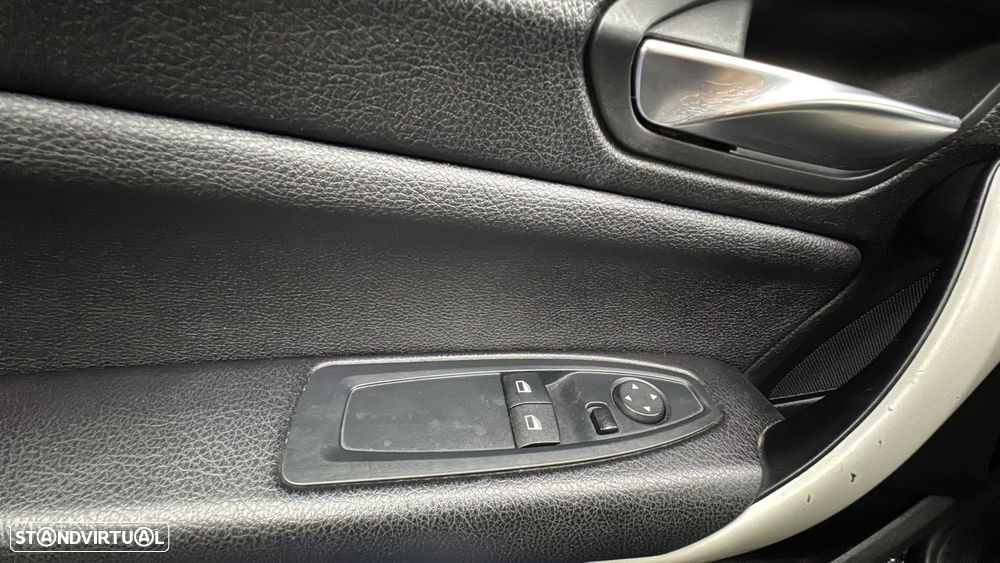 BMW 118 d Line Urban - 21