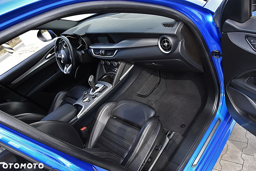 Alfa Romeo Stelvio 2.0 Turbo Veloce Q4 - 22