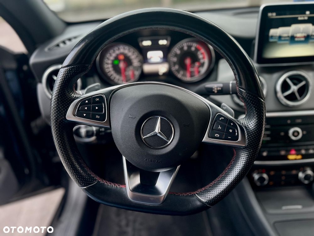 Mercedes-Benz CLA 180 7G-DCT AMG Line - 21