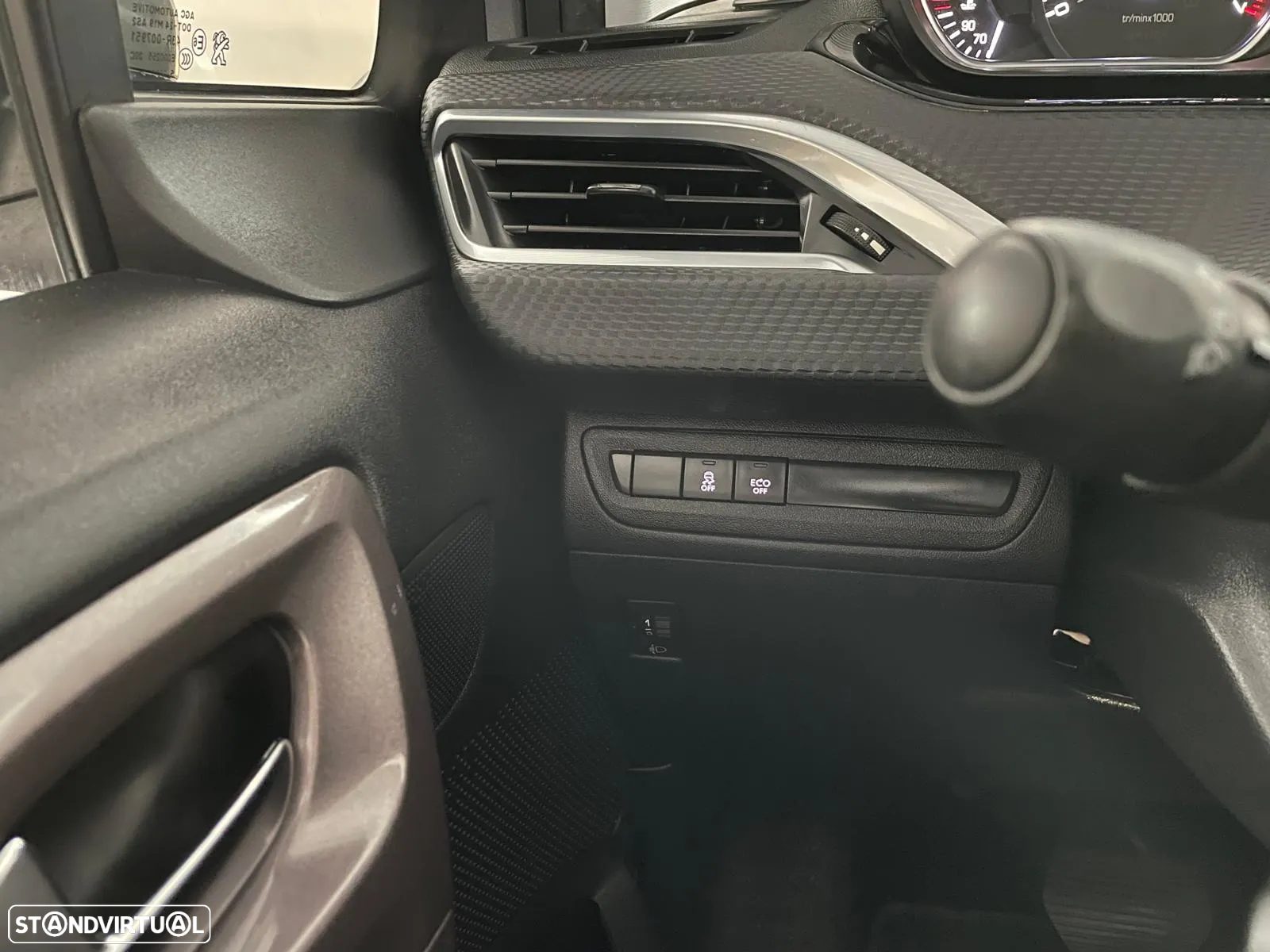 Peugeot 2008 - 32