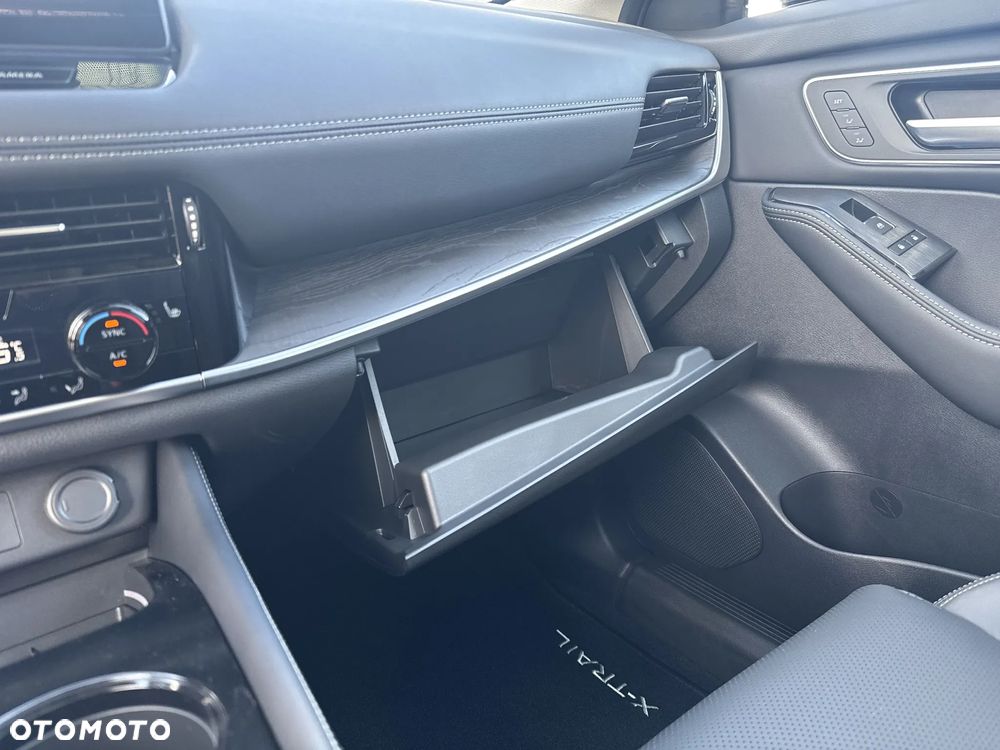 Nissan X-Trail 1.5 VC-T e-POWER Tekna e-4ORCE 7os - 28