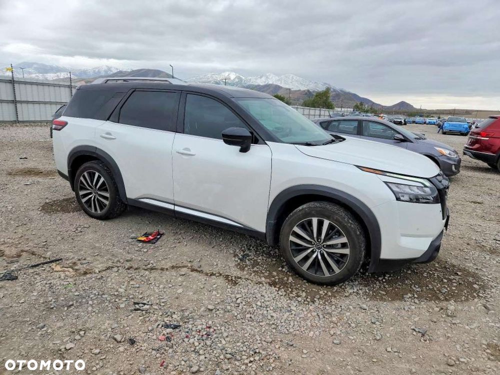 Nissan Pathfinder - 5