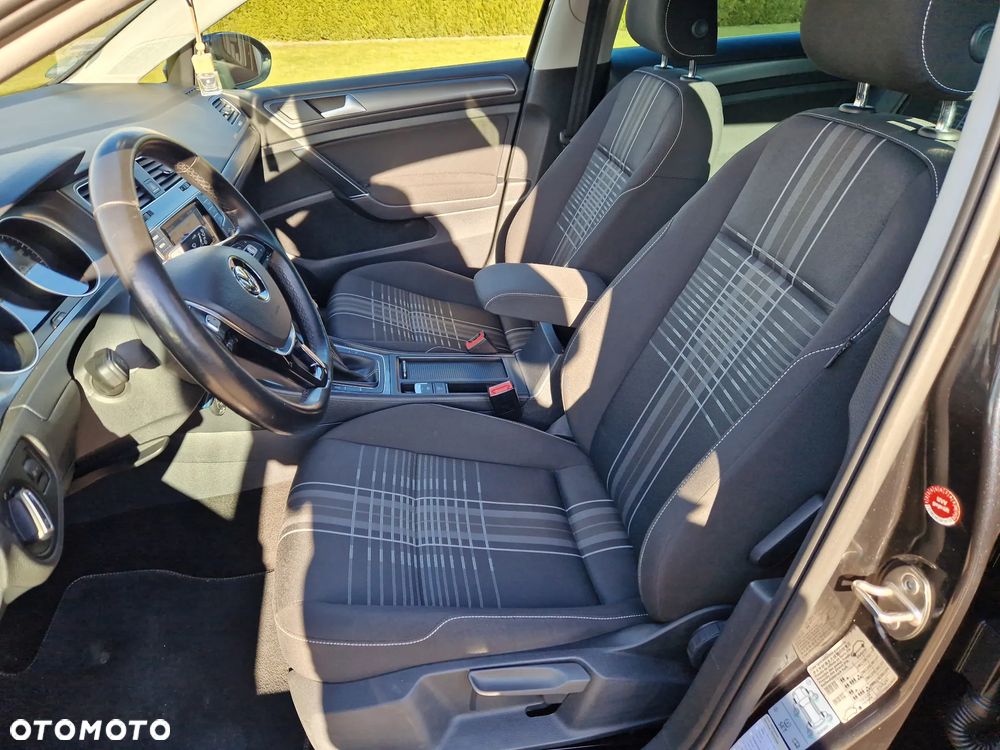 Volkswagen Golf 1.6 TDI BlueMotion Technology Lounge - 9
