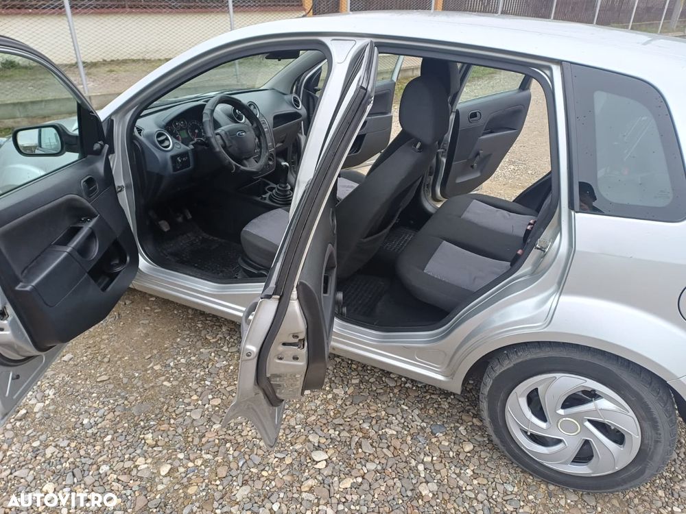 Ford Fiesta - 8