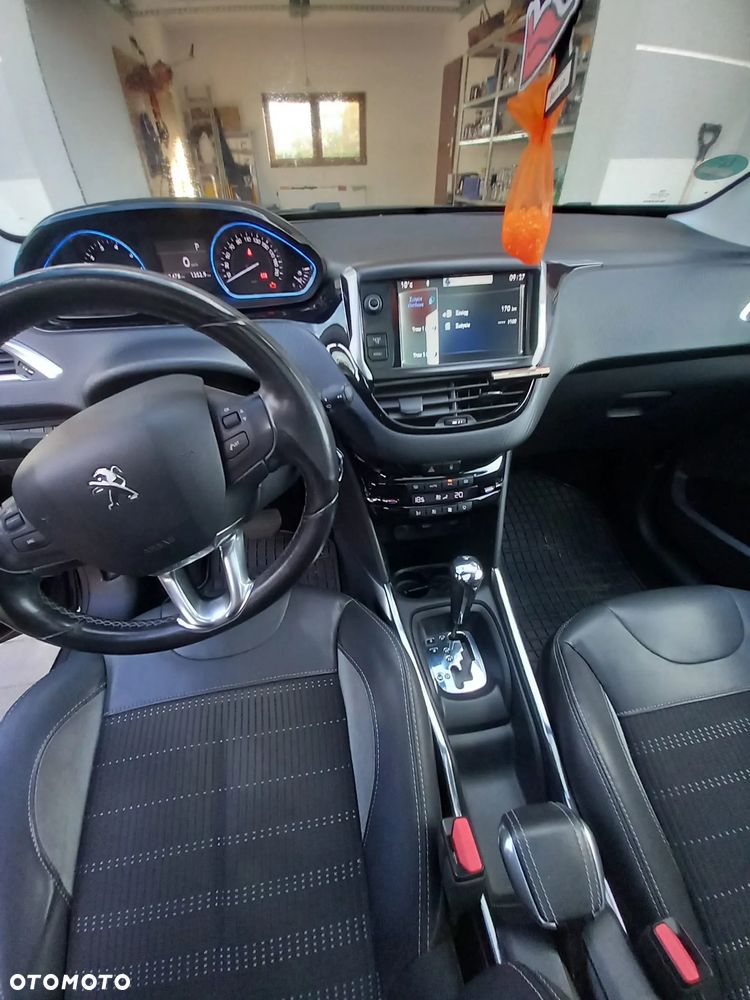 Peugeot 2008 120 VTI Automatik Active - 11