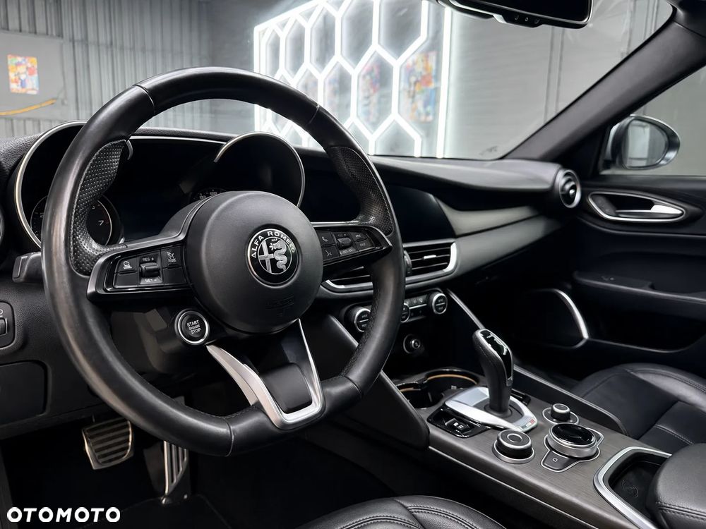 Alfa Romeo Giulia 2.0 Turbo TI Q4 - 13