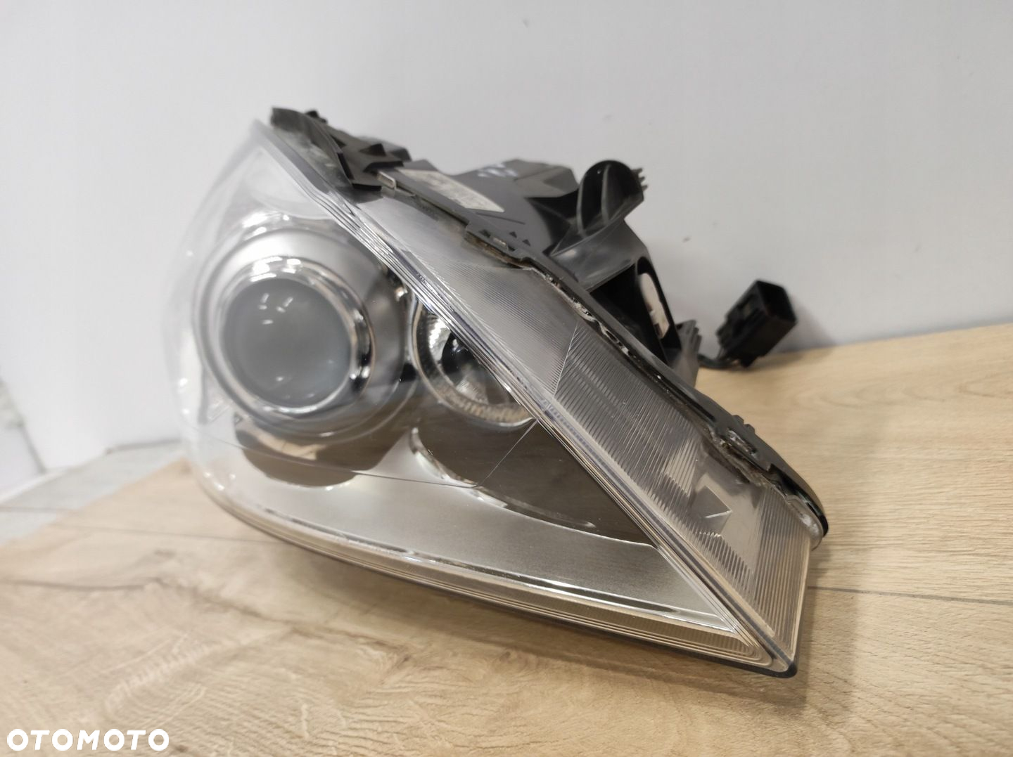 LAMPA PRZÓ PRAWA VOLVO S60 V60 10 - 13 XENON 31299991 EUROPA - 3