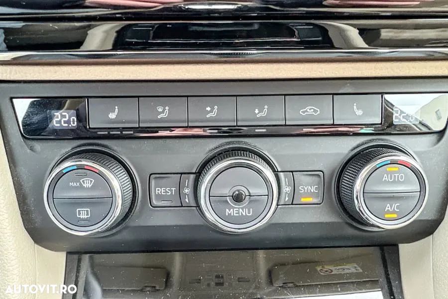 Skoda Superb 2.0 TDI DSG Style - 13