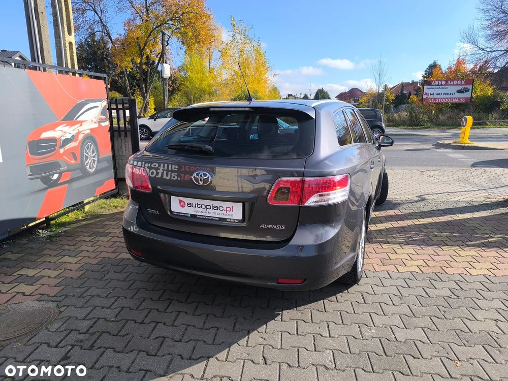 Toyota Avensis 2011 photo 4