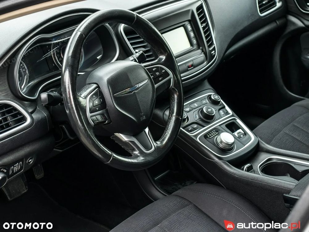 Chrysler 200 - 8