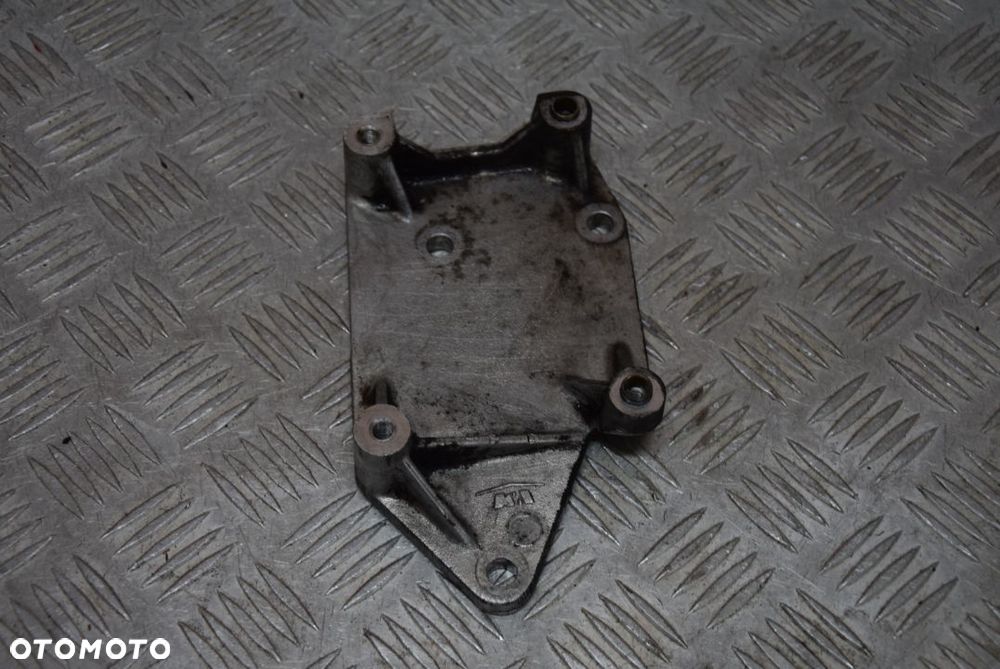 JEEP GRAND CHEROKEE WJ 3.1 TD ŁAPA SPRĘŻARKI KLIMATYZACJI - 3