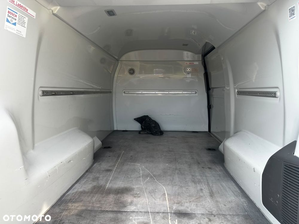 Volkswagen Transporter T6.1 Long Izoterma - 27