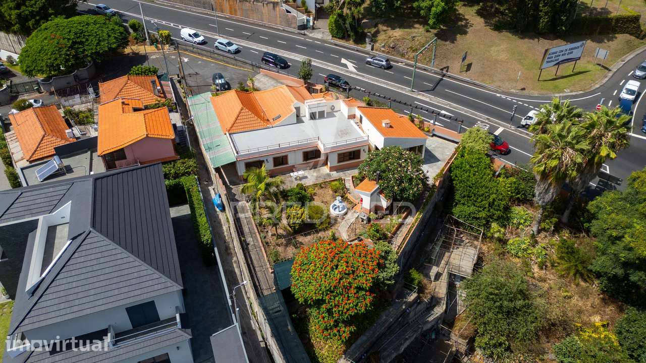 Moradia T4 com 2.000 m² de Terreno e Vista Panorâmica sobre o Funch... - Grande imagem: 5/33