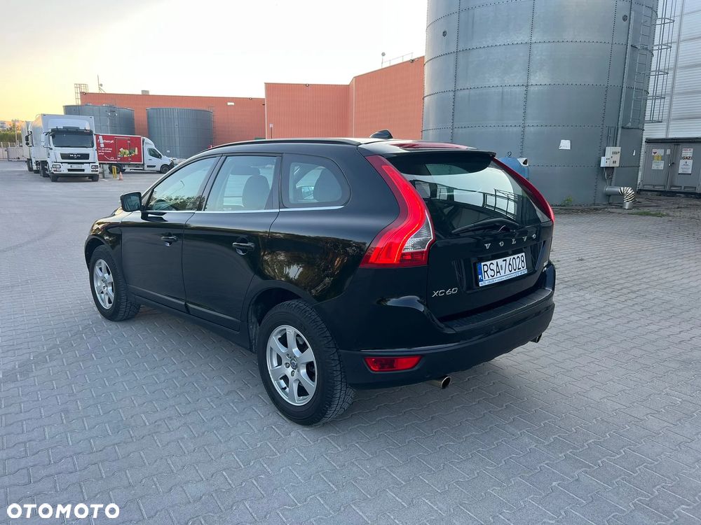 Volvo XC 60 2.4D AWD Momentum - 6