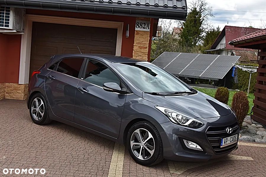 Hyundai i30 blue 1.6 GDI Passion - 12