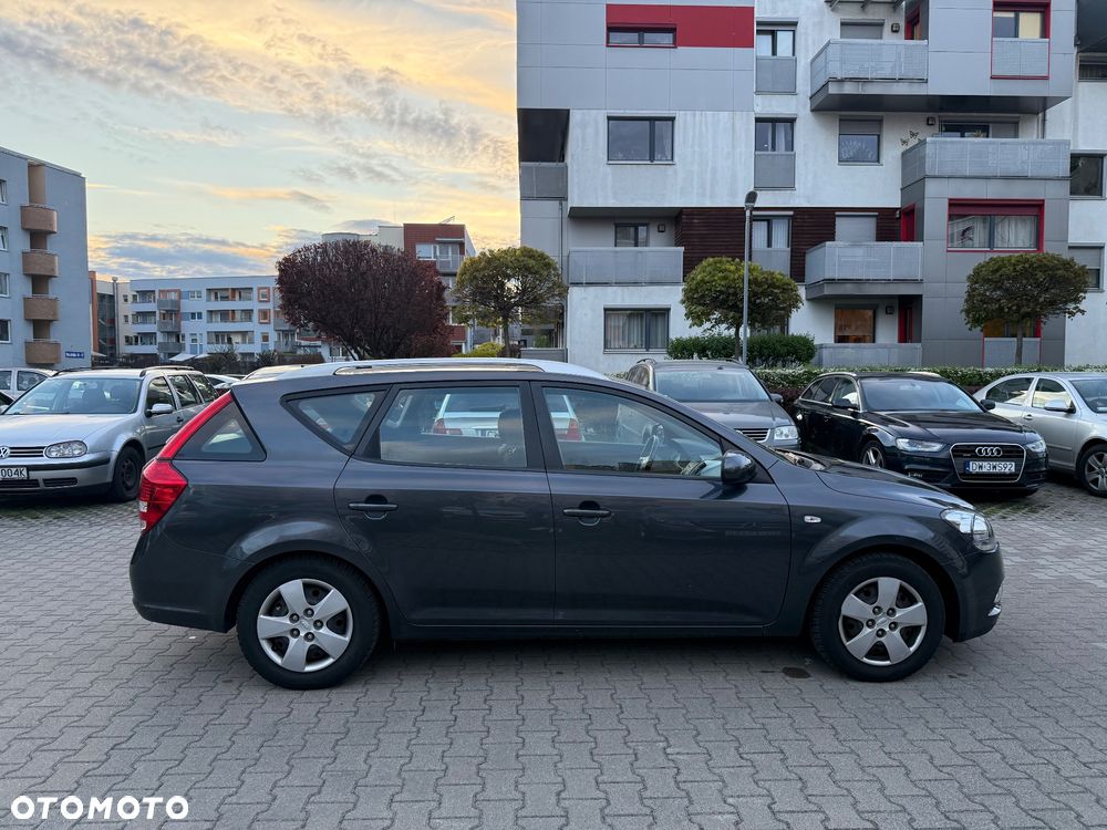 Kia Ceed 1.6 CVVT Dream-Team Edition - 4