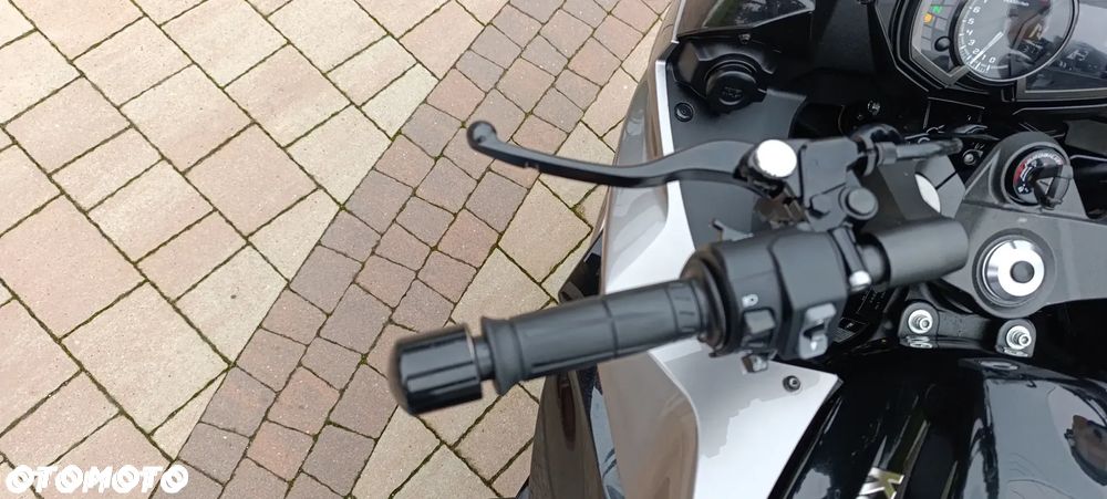 Kawasaki Ninja 1000 SX - 13