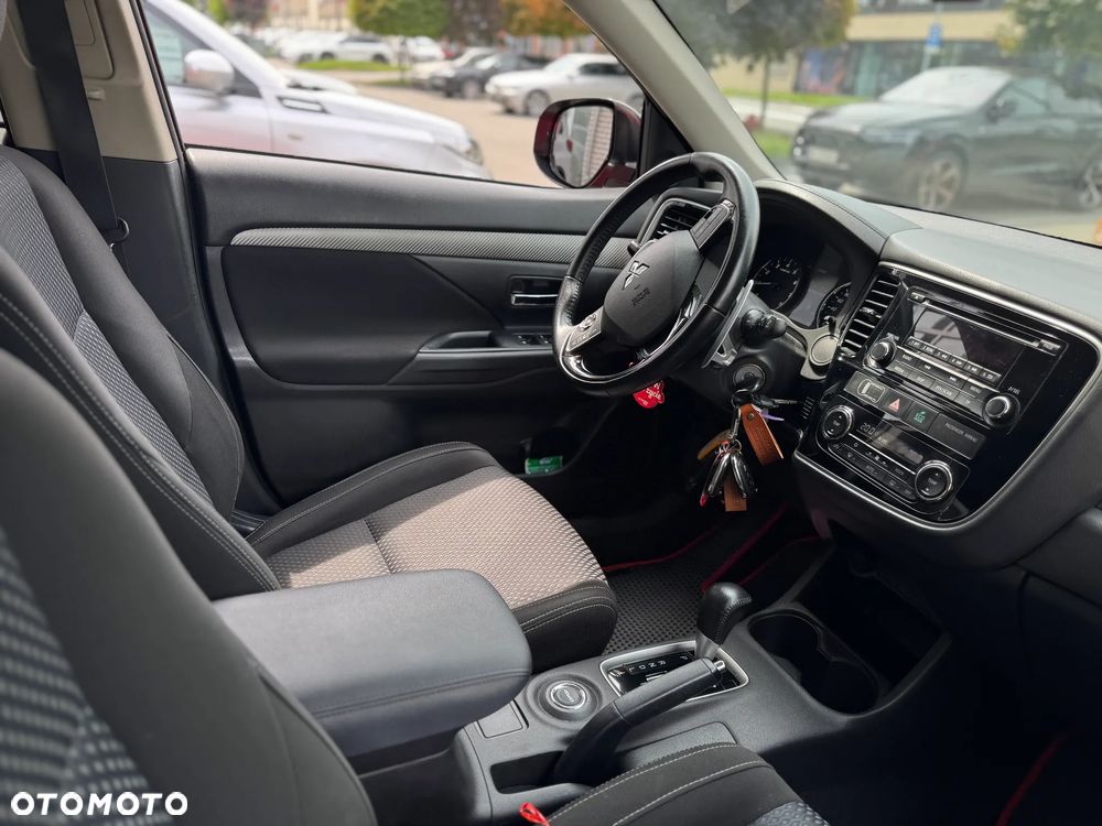 Mitsubishi Outlander 2.0 Intense 4WD CVT - 22