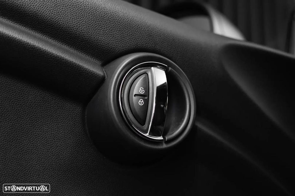 MINI 3 Portas One D - 29