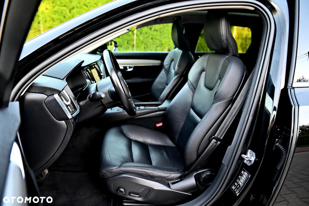 Volvo V90 B4 D Geartronic Momentum Pro - 24