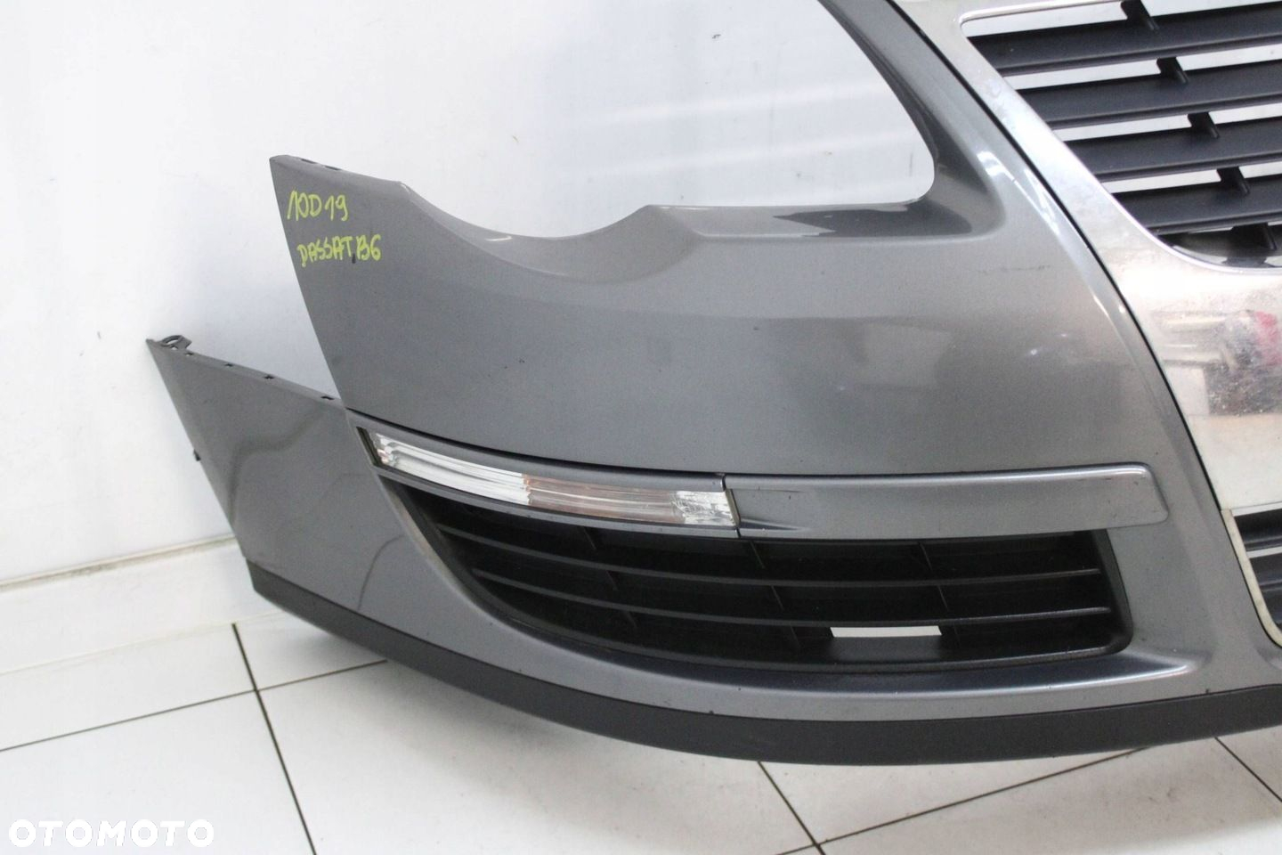 VW PASSAT B6 2005R- ZDERZAK PRZÓD PRZEDNI GRILL KOMPLET LA7T - KOD LAKIERU - 2