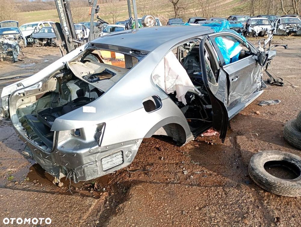 KAROSERIA ĆWIARTKA BŁOTNIK TYŁ PRAWY PRÓG PODŁUŻNICA SŁUPKI  SKODA SUPERB III (3V3) 2015 - - 1