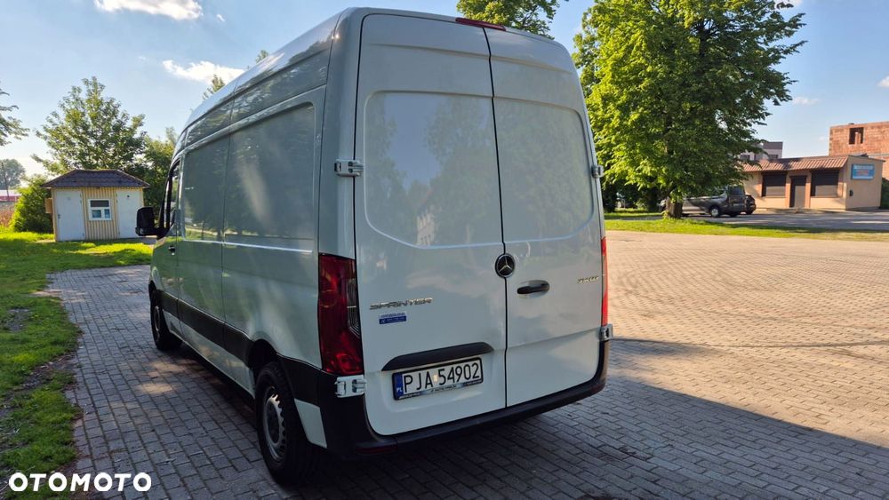 Mercedes-Benz Sprinter - 7