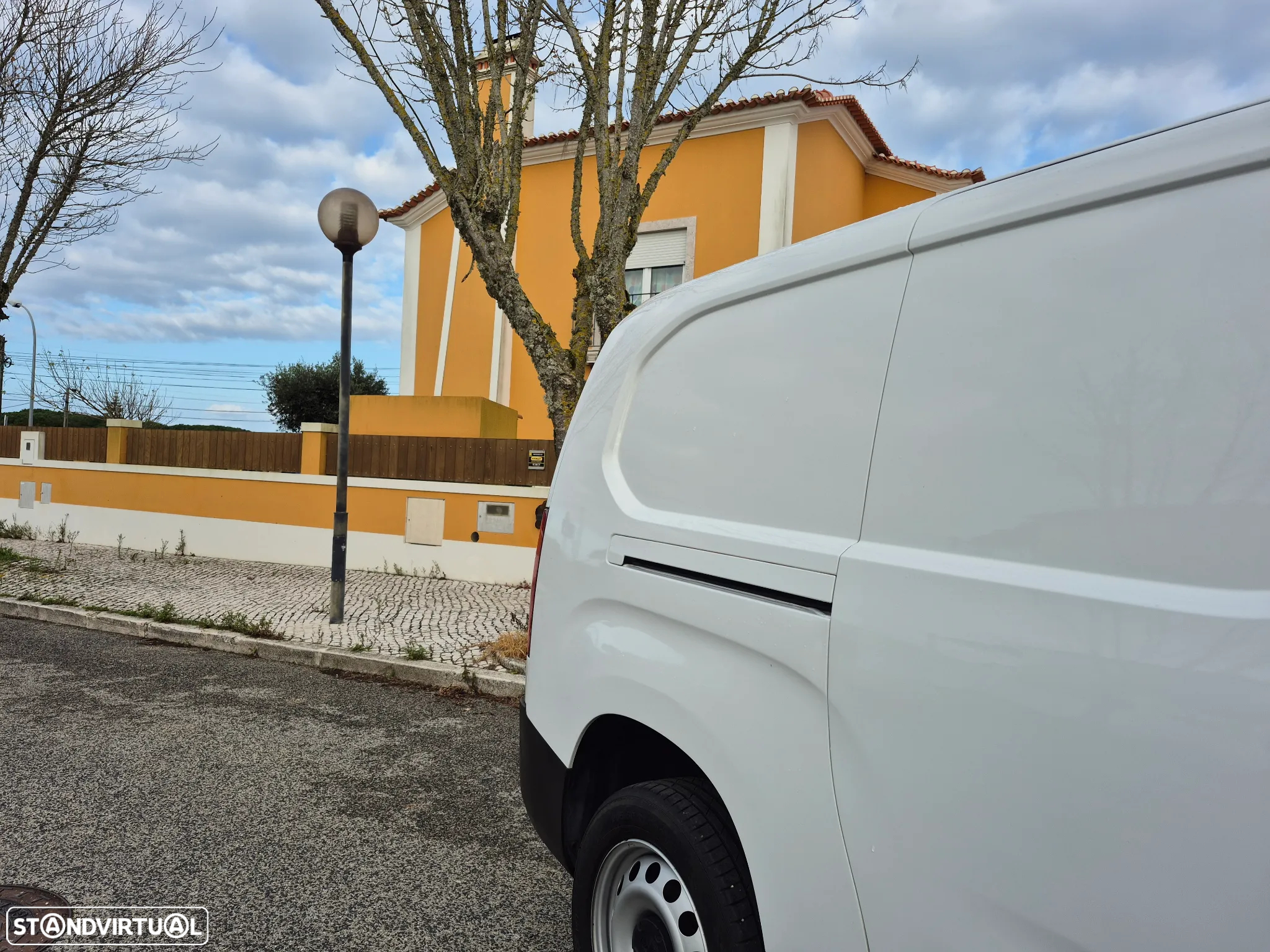 Peugeot Partner LONGA - 80.000KM | GARANTIA | 3 LUG. - 4