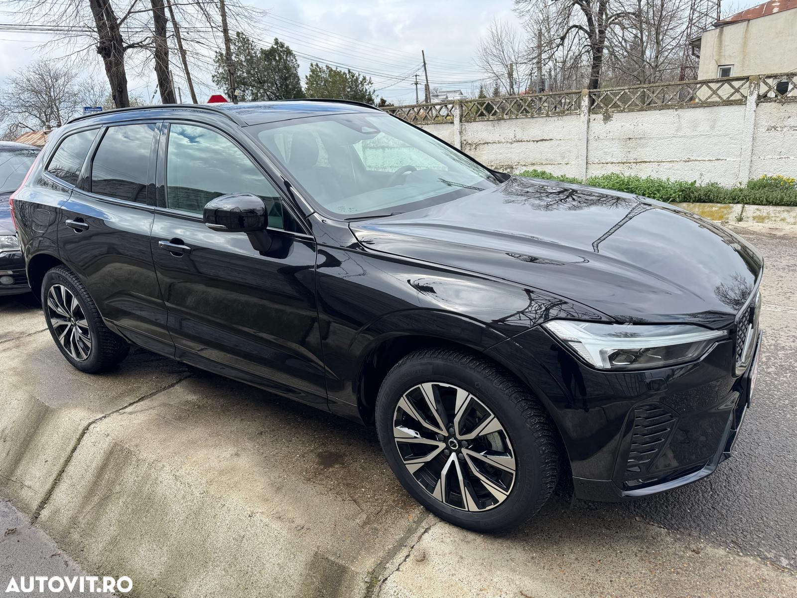 Volvo XC 60 B4 MHEV AT8 FWD R-Design - 3