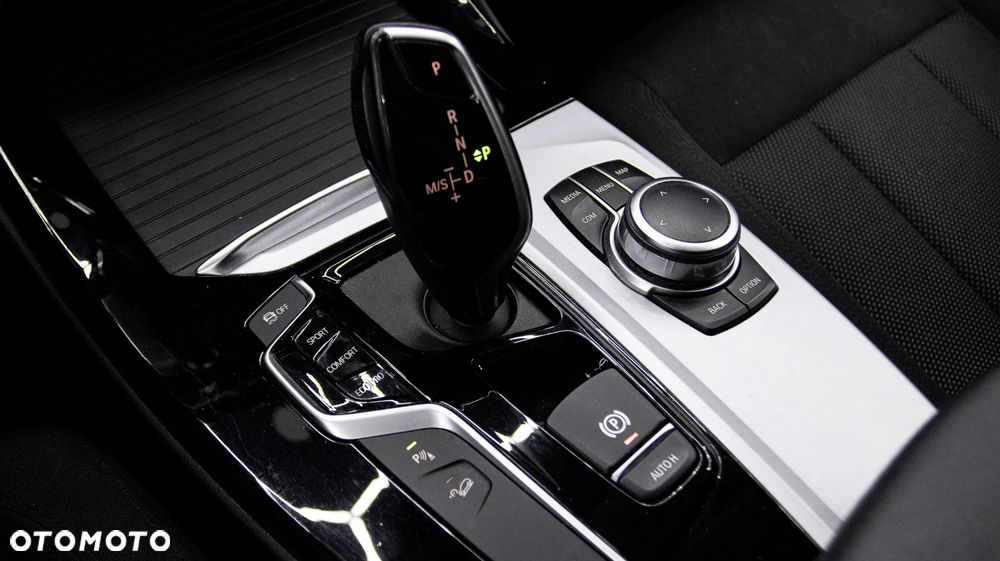 BMW X3 xDrive20i GPF Business Edition - 25