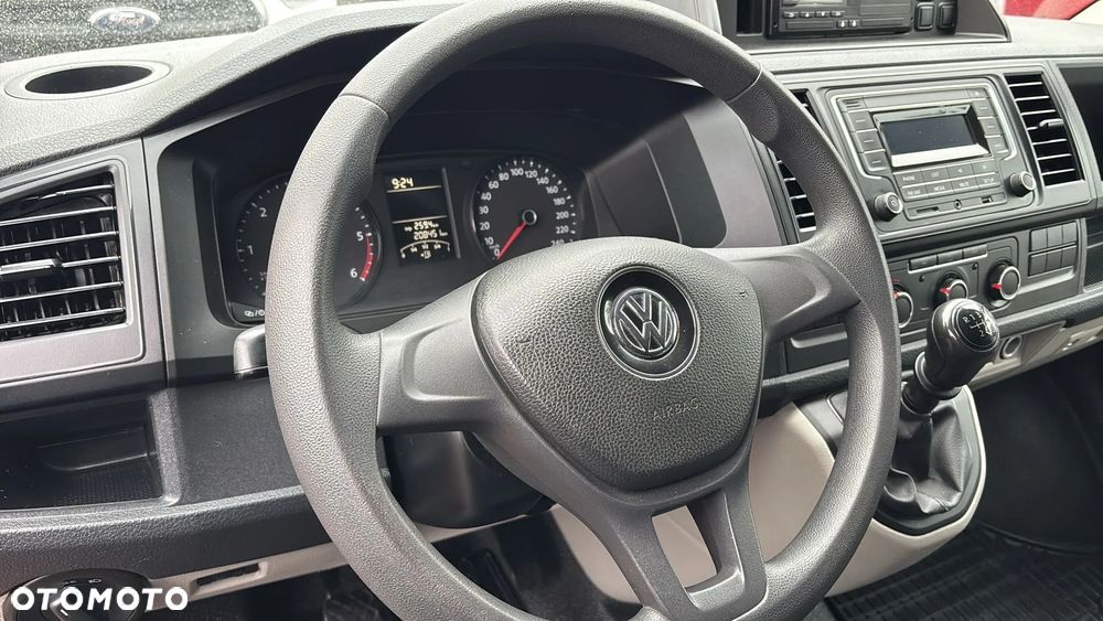Volkswagen Transporter - 11